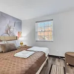 Roland Park Customized Apartment